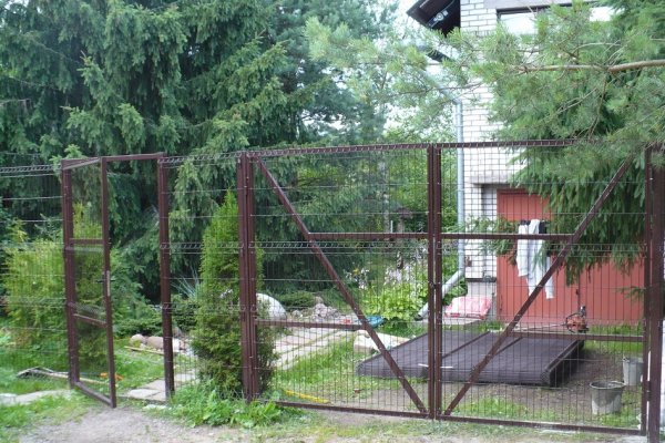 Распашные ворота из 3D сетки