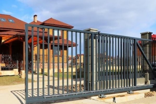 Откатные ворота из металлической трубы