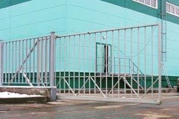 Откатные ворота из металлической трубы